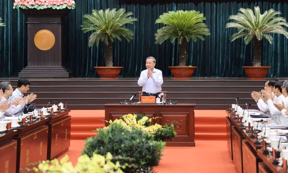 Tổng Bí thư, Chủ tịch nước Tô Lâm cùng đoàn lãnh đạo Đảng, Nhà nước làm việc với Ban Thường vụ Thành ủy TP.HCM, chiều 27-4. Ảnh: LÊ THOA