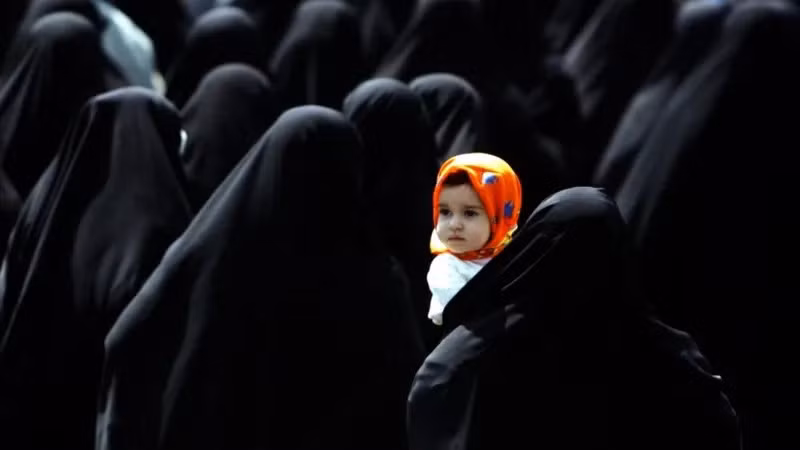 Cuộc tuần hành ủng hộ khăn trùm đầu ở Tehran năm 2006.