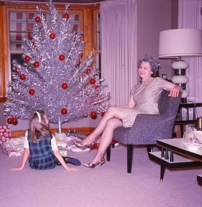 Giáng sinh của một gia đình vào những năm 1950.