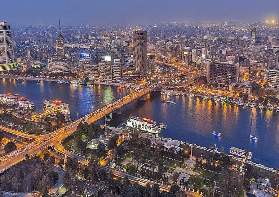 Thủ đô Cairo của Ai Cập vừa mang đậm dấu ấn lịch sử vừa hiện đại. Đây là một trong những thành phố lớn nhất ở Châu Phi và Trung Đông, với dân số khoảng 23 triệu người vào năm 2025. Ảnh: Wikipedia.