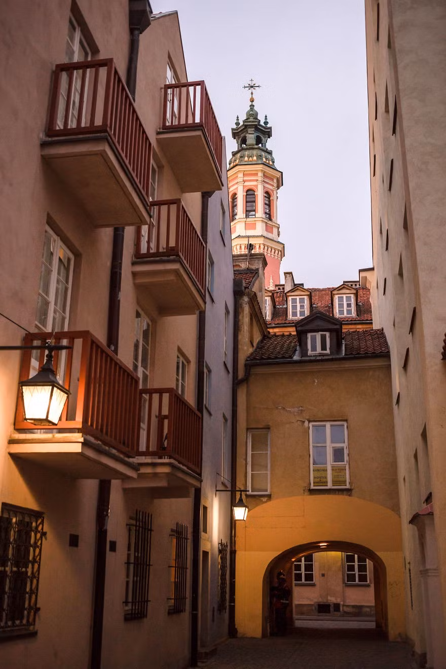 Nhiều nhà thờ ở thủ đô Warsaw.