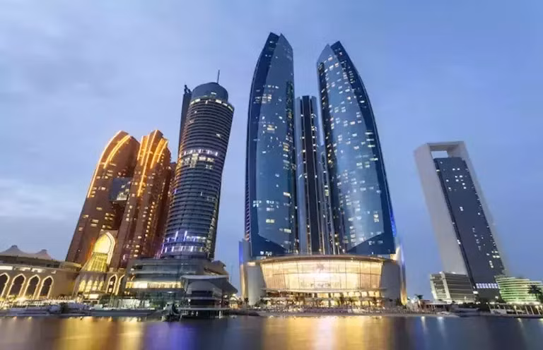 Theo trang Enjoy Travel, Abu Dhabi là một trong những thành phố an toàn nhất thế giới. Thành phố này đạt điểm rất cao về cảm giác an toàn khi đi bộ một mình. Ảnh: ET.
