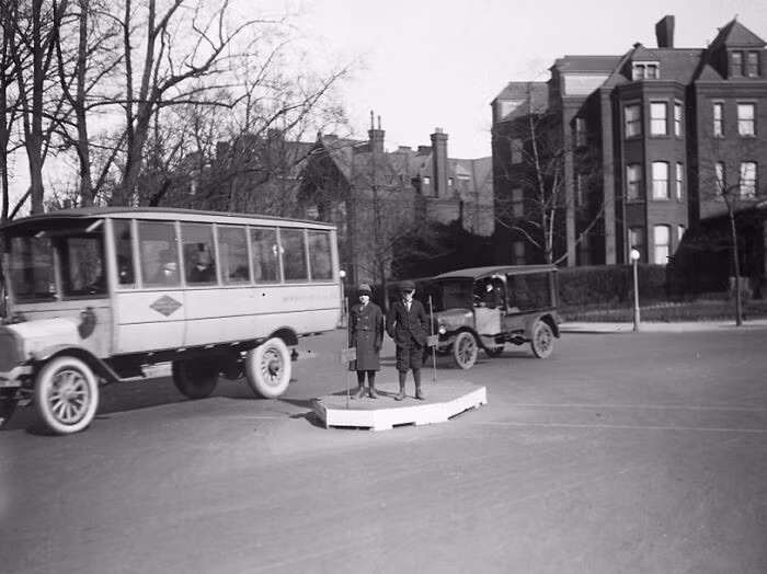 Quang cảnh đường phố Washington DC trong khoảng năm 1921 đến 1923.
