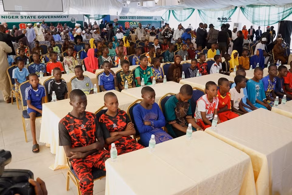 hoc-sinh-bi-bat-coc-o-nigeria.jpg