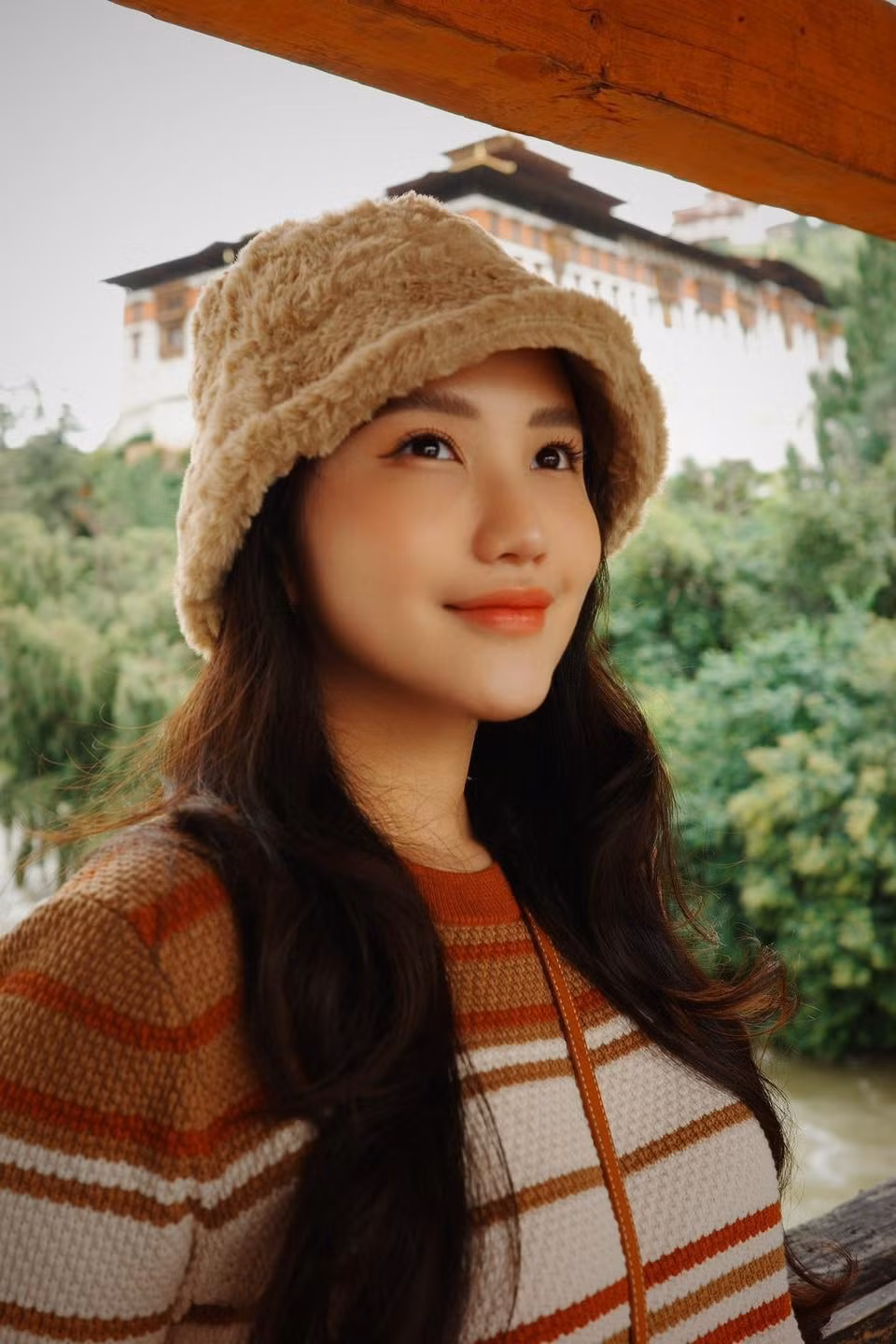 Cô tiết lộ bản thân vô cùng "có phúc" khi được trải nghiệm những nền văn hóa và phong tục tập quán của người dân bản địa.