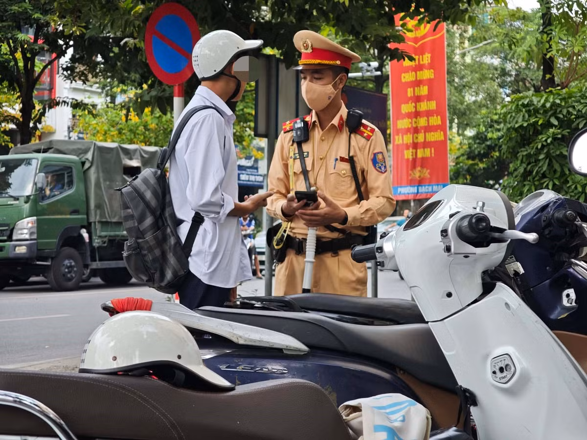 Theo kế hoạch, đợt cao điểm kiểm tra, xử lý vi phạm liên quan đến học sinh được triển khai đến ngày 14/3/2027. Trong thời gian này, lực lượng chức năng sẽ tiếp tục tăng cường kiểm tra, xử lý các trường hợp vi phạm, đồng thời phối hợp với ngành Giáo dục và các nhà trường nhằm nâng cao ý thức chấp hành pháp luật giao thông trong học sinh, phụ huynh.