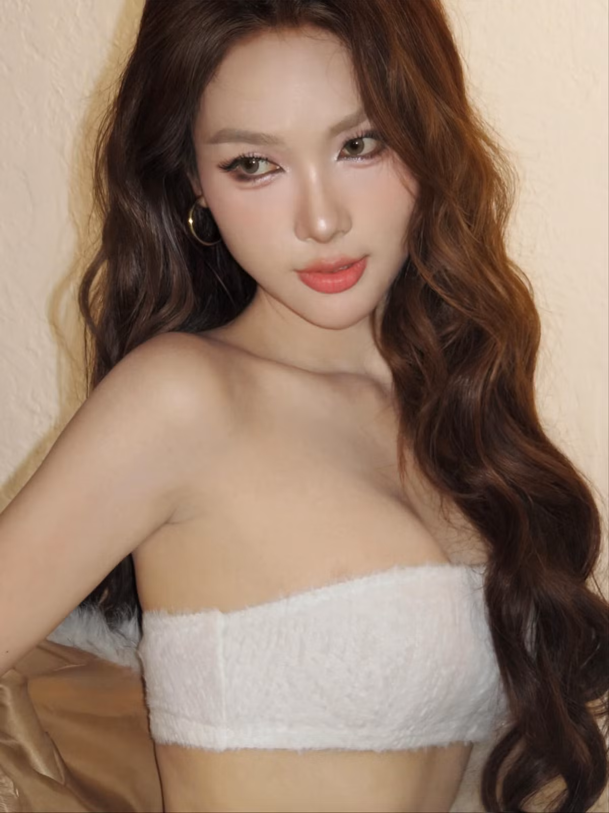 Hiện tại, Mym Tran tiếp tục là một trong những gương mặt được kỳ vọng tại Miss International Queen Vietnam 2025.