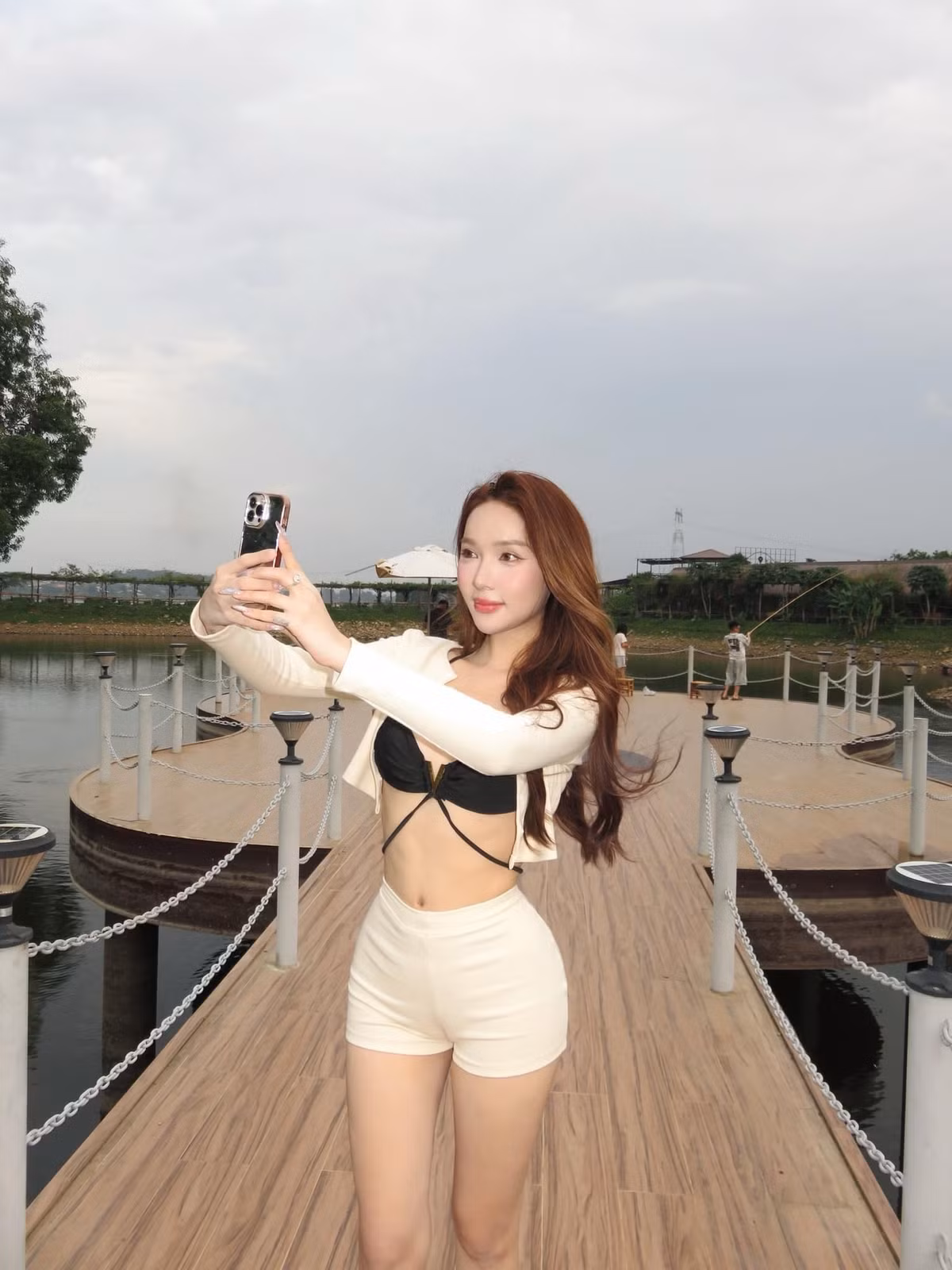 Khao khát được sống thật với chính mình, Mym Tran đã trải qua nhiều khó khăn, bao gồm cả sự phản đối ban đầu từ gia đình.