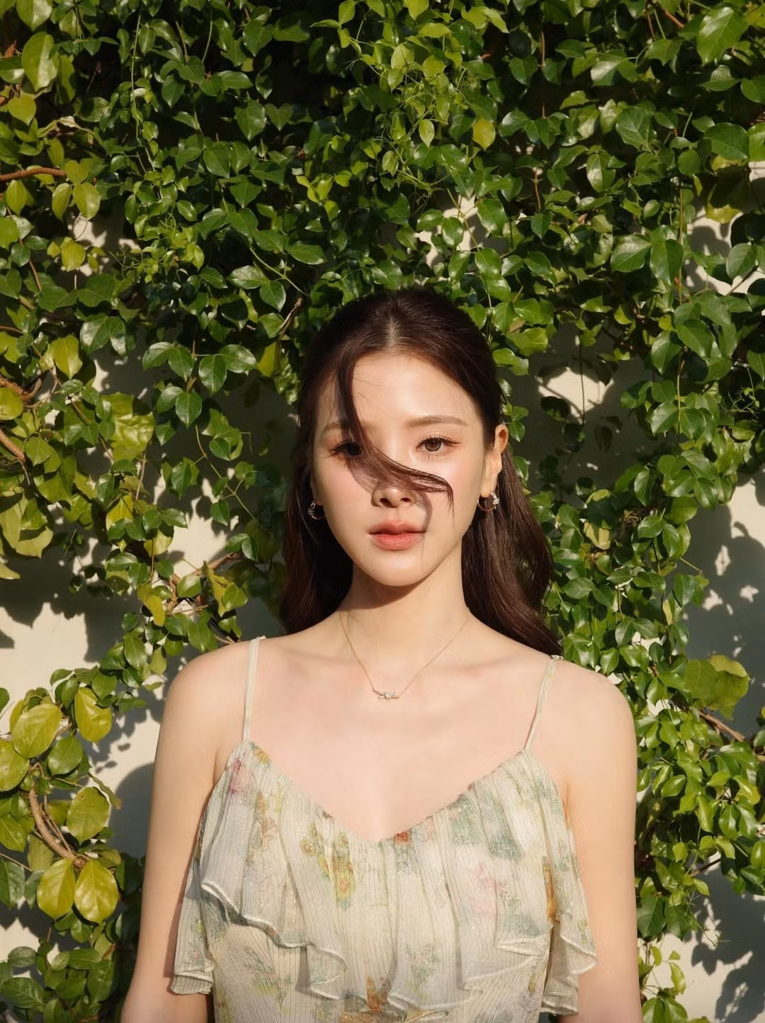 Người hâm mộ nhận xét rằng Baifern ngày càng nhuận sắc theo thời gian. Nếu trước đây cô gây ấn tượng với vẻ đẹp ngọt ngào, trong sáng thì hiện tại, nữ diễn viên còn toát lên sự trưởng thành và cuốn hút hơn.