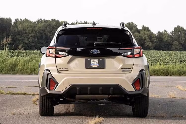 Subaru Impreza và Crosstrek 2027 hiện đã được mở bán tại thị trường Nhật Bản. Impreza Smart Edition có giá từ 2.865.500-3.135.000 Yên (khoảng 573-627 triệu đồng). Con số tương ứng của Subaru Crosstrek S:HEV 2027 là 3.833.500-4.053.500 Yên (khoảng 767-811 triệu đồng).