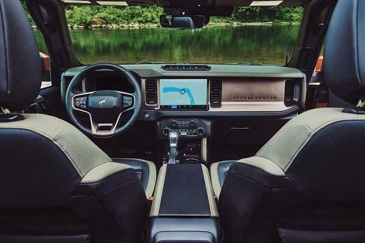 Công bằng mà nói, con số này vẫn thấp hơn mức 418 mã lực của Bronco hay Ranger Raptor. Nhưng giới hạn này có thể dễ dàng vượt qua bằng cách remap xe, khi phần cứng động cơ nay đã giống nhau.