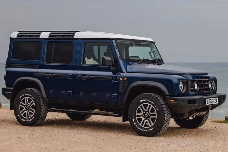 Hãng xe địa hình Ineos Automotive của Anh quốc vừa bổ sung phiên bản đặc biệt mới mang tên Helmsman cho dòng xe địa hình Grenadier đời 2027. Đây là sản phẩm mở đầu cho chuỗi phiên bản giới hạn lấy cảm hứng từ các yếu tố môi trường mà dòng xe này được thiết kế để chinh phục.
