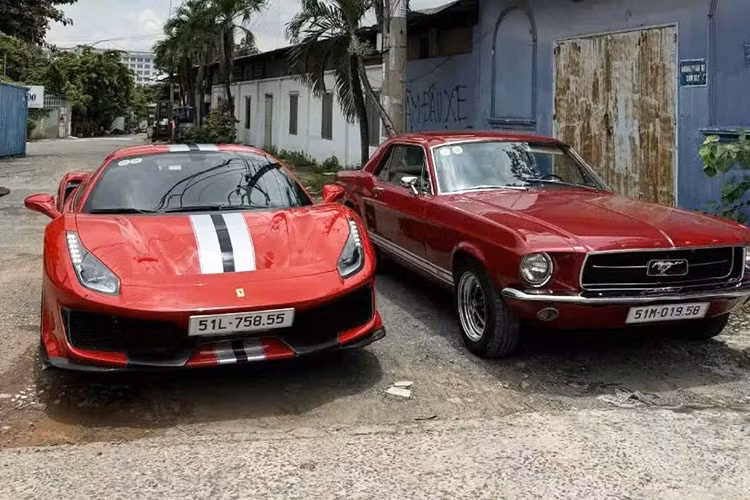 Mới đây trên cộng đồng mạng đã xuất hiện hình ảnh 1 chiếc siêu xe Ferrari 488 Pista được mang đi làm đăng kiểm, đã thu hút sự quan tâm đặc biệt của giới chơi xe. Lý do vì xe này thuộc bản coupe, và chỉ mới có đúng 1 xe được nhập về Việt Nam.