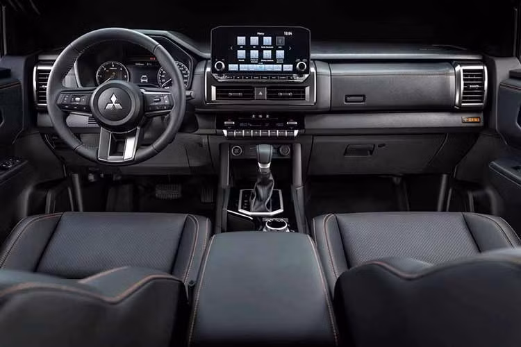 Tương tự phiên bản Savana, Mitsubishi Triton Savana Sertões cũng không được nâng cấp về hiệu suất hay hệ thống treo so với bản cao cấp nhất của dòng xe bán tải này là Katan. Những nâng cấp này sẽ được dành cho các mẫu xe mang thương hiệu Ralliart trong tương lai.