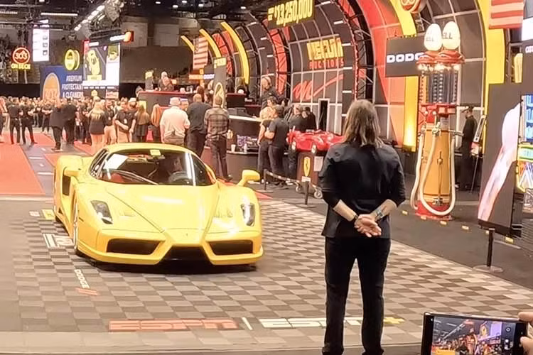 Người ta không mua những chiếc siêu xe Ferrari hàng hiếm để lái hàng ngày. Họ mua Ferrari để sở hữu, để cất giữ trong garage có điều hòa nhiệt độ, chở chúng đến các sự kiện để khoe khoang, rồi bán lại với giá cao hơn nhiều so với giá mua nhiều năm trước.
