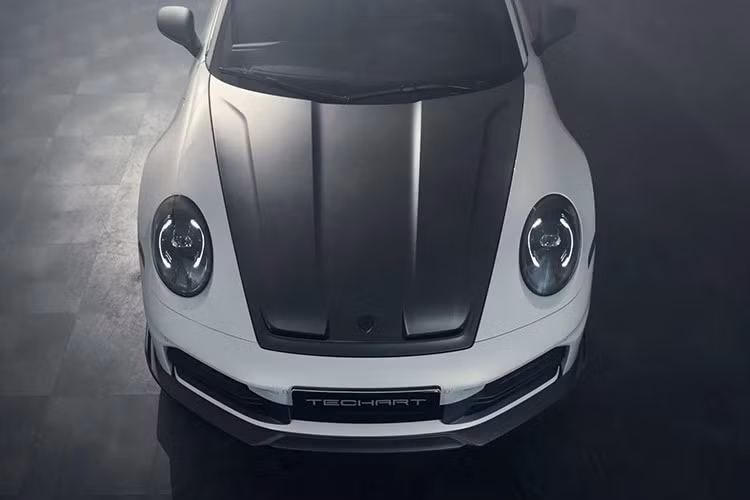 Không chỉ ưu ái cho 911 Carrera T, TechArt đang nghiên cứu và mô phỏng cần số sàn dành cho dòng 992.2 Carrera, hiện đang dùng hộp số tự động. Techart không công bố giá cả, nhưng TsportR là sự lựa chọn hấp dẫn cho gói độ 911 thế hệ 992.2 hoàn chỉnh.