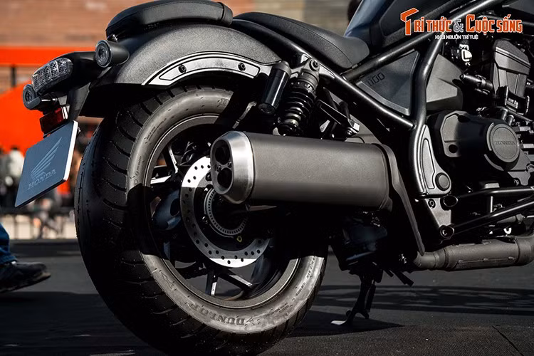 Xe sử dụng công nghệ bướm ga điện tử (Throttle By Wire) cùng 3 chế độ vận hành: Standard, Sport và Rain - giúp người sử dụng an toàn hơn trong mọi tình huống...