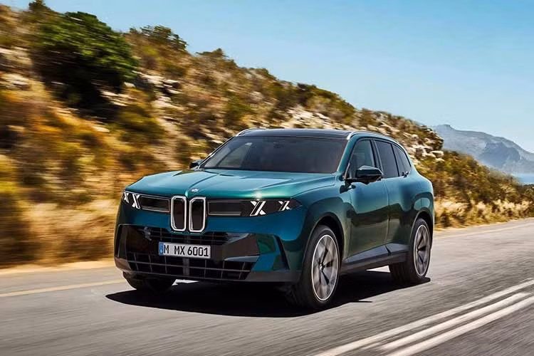 BMW X5 - mẫu SUV hạng sang từng định nghĩa khái niệm “thể thao” trong phân khúc SUV đã trở lại với ngôn ngữ thiết kế Neue Klasse cùng 3 tùy chọn hệ truyền động khác nhau. Thế hệ thứ 5 này đánh dấu bước tiến lớn nhất kể từ mẫu xe đầu tiên với thiết kế Neue Klasse sắc nét và danh mục hệ truyền động đa dạng hơn bao giờ hết.