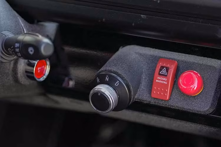 Ý tưởng tạo ra Mibot ra đời từ việc KG Motors nhận thấy những chiếc xe quá lớn đang “quá sức” so với những con phố nhỏ hẹp. CEO kiêm nhà sáng lập Kazunari Kusunoki cho rằng không phải cứ xe lớn mới tốt, xe nhỏ nhưng đủ thông minh và thực dụng mới là lời giải cho giao thông đô thị hiện đại.