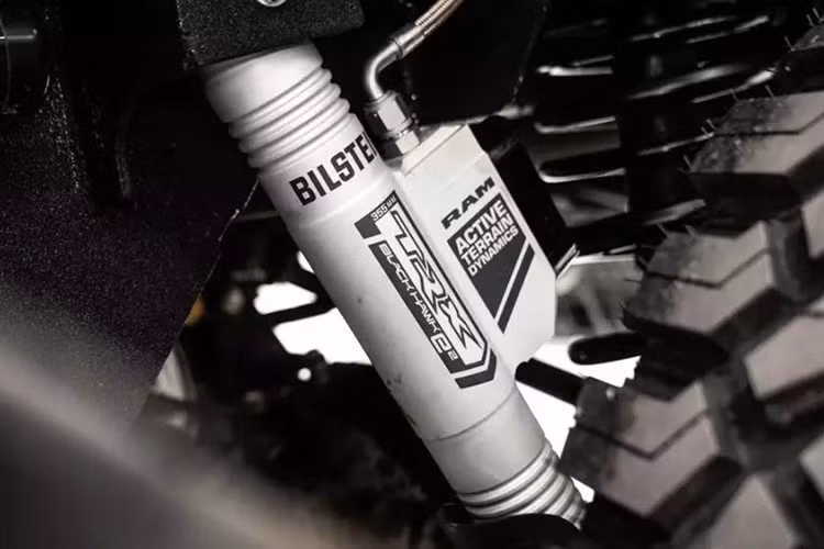 Xe có 5 chế độ vận hành, bao gồm: Sport - thể thao, Drag Race - đua bứt tốc, Baja - đường đất đỏ, Rock - đường đá và Mud - đường bùn lầy. Ngoài ra, 1 chế độ tùy chọn sẽ cho phép người dùng cài đặt từng tùy chỉnh vận hành nhỏ và lưu lại để sử dụng sau.