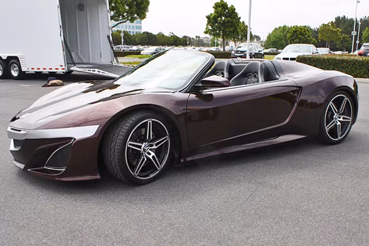 Với sự hiếm có và mối liên hệ với Marvel, rất có thể chiếc siêu xe Acura NSX được thiết kế riêng, cùng với bản chất mui trần, sẽ được bán với giá rất cao tại cuộc đấu giá vào năm tới.