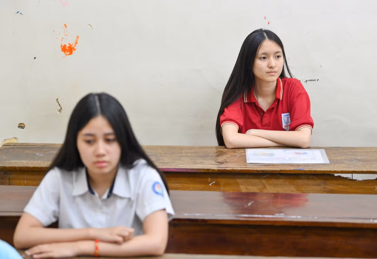 Năm nay, thành phố có gần 125.000 thí sinh đăng ký dự thi vào lớp 10 công lập, cùng hàng chục nghìn lượt dự thi vào các trường chuyên.