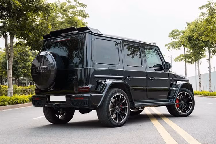 Hãng độ này đã điều chỉnh rất nhiều bộ phận để Brabus 800 Widestar cũng được tăng sức mạnh đáng kể, nhờ đó mà giúp xe có công suất tối đa 789 mã lực, tăng 212 mã lực so với xe tiêu chuẩn, ấn tượng hơn là mô-men xoắn cực đại đạt mức 1.000 Nm.