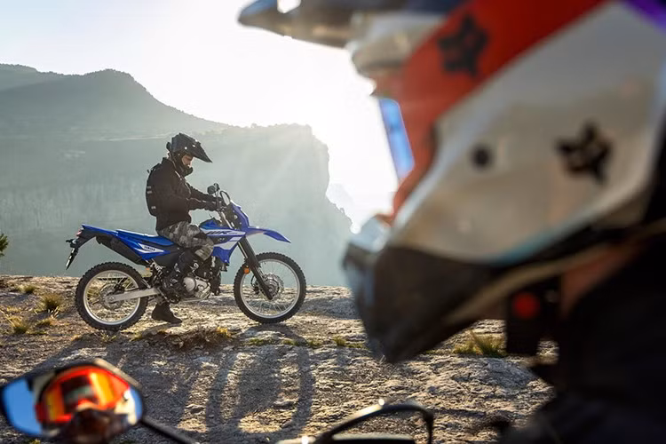 Hiện tại nhiều thị trường châu Á, trong đó có Việt Nam đang bán Yamaha WR155R, đây là phiên bản dung tích lớn của WR125R mới.