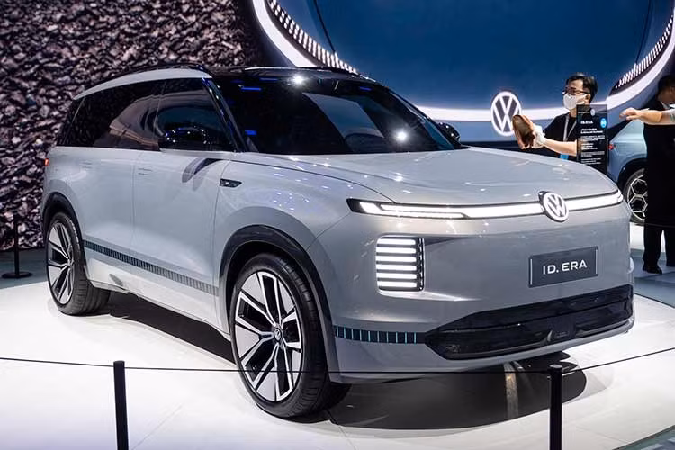 Tùy theo phiên bản, xe sẽ sở hữu trọng lượng dao động từ 2.485-2.590 kg. Giá bán của Volkswagen ID.Era 8X 2027 hiện vẫn chưa được công bố chính thức. Thông tin chi tiết đầy đủ của mẫu xe này cùng thời điểm mở bán dự kiến sẽ được công bố vào cuối năm nay.