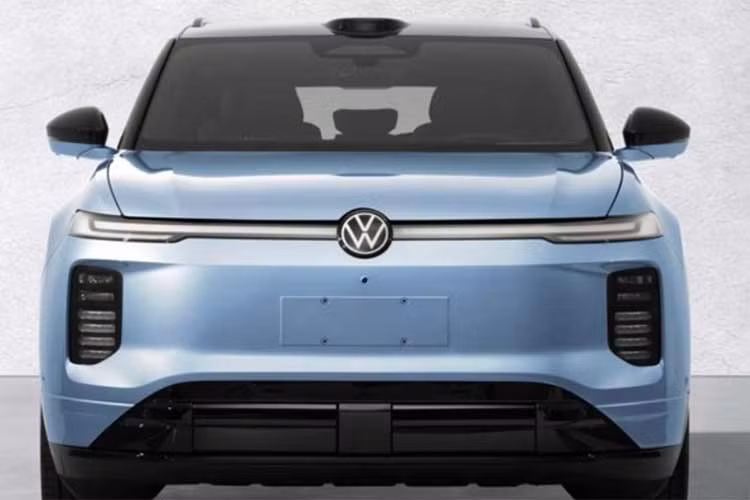 Sẽ có 4 phiên bản khác nhau của Volkswagen ID.Era 8X được bán ra tại thị trường Trung Quốc. Tất cả đều sử dụng động cơ tăng áp 4 xi-lanh, dung tích 1.5L đóng vai trò bộ mở rộng phạm vi hoạt động. Phiên bản tiêu chuẩn kết hợp động cơ này với pin 51,1 kWh và 1 mô-tơ điện, tạo ra tổng công suất 295 mã lực (220 kW) cùng phạm vi hoạt động thuần điện 260 km.