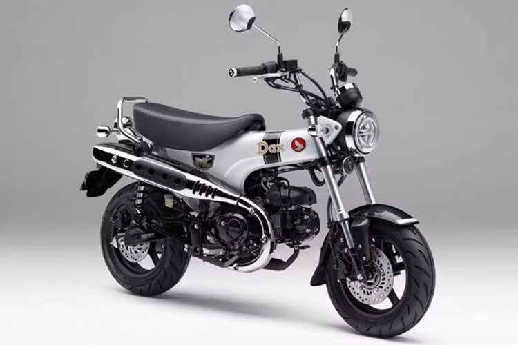 Honda Dax 2026 tiếp tục khẳng định thế mạnh về khả năng tiết kiệm nhiên liệu của dòng xe máy nhỏ đầy phong cách Honda. Mức giá bán của xe tại thị trường Nhật Bản với mức giá đề xuất 495.000 yên (khoảng 82,4 triệu đồng).