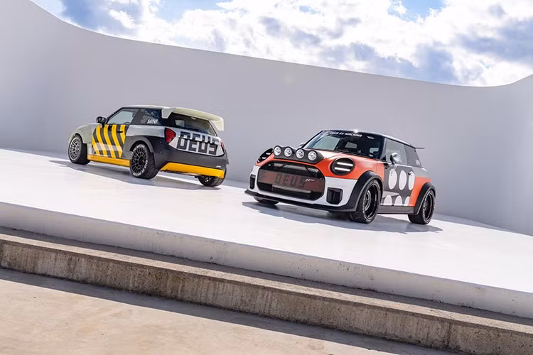 Tôn vinh chế tác thủ công, văn hoá cũng như cộng đồng đam mê xe, MINI John Cooper Works và Deus Ex Machina đã thực hiện chiếc xe cá nhân hoá độc nhất. Chiếc JCW này mang tính biểu tượng di động, phong cách sống của người yêu mến tốc độ, kết hợp sự sáng tạo và thiết kế tinh tế.