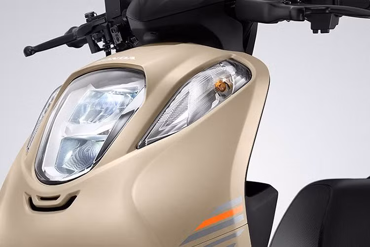 Về thiết kế, Honda Genio 2026 sở hữu kiểu dáng nhỏ gọn và năng động, lý tưởng cho việc di chuyển trong đô thị. Xe có kích thước 1.862 x 694 x 1.061 mm, chiều cao yên 744 mm, khoảng sáng gầm 150 mm, trọng lượng 92kg, dung tích bình xăng 4,2 lít.