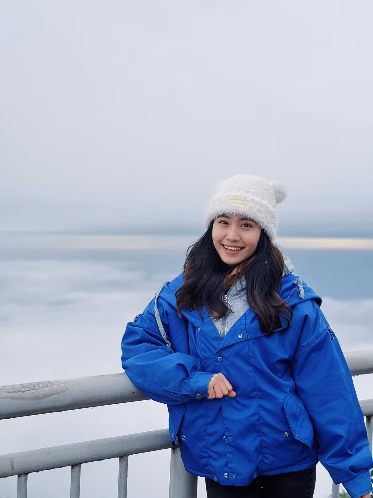 BTV Xuân Anh kết hôn cuối năm 2021 với ông xã Ngọc Quỳnh. Thời điểm đó, cặp đôi gây chú ý khi phải đeo khẩu trang trong ngày trọng đại của mình, do tình hình dịch COVID-19 đang bùng phát.