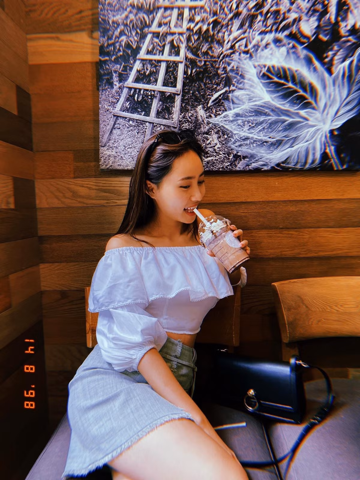 Sau khi hoàn thành chương trình học tập tại Học viện, Xuân Anh nộp đơn ứng tuyển vào VTV. Trong quá trình học nghề, cô từng đối diện với hạn chế về giọng nói. Xuân Anh chọn cách âm thầm rèn luyện, tìm đến MC Kim Tiến để học hỏi thêm kinh nghiệm.