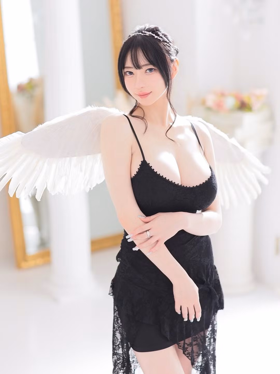 Không chỉ là một người mẫu, Guo Z còn có tư duy thẩm mỹ của một nghệ sĩ. Cách cô sắp xếp bố cục, tạo dáng và lựa chọn tông màu đều mang tính nghệ thuật, thậm chí bất kỳ bức ảnh nào của cô nàng cũng có thể làm bìa tạp chí thời trang.