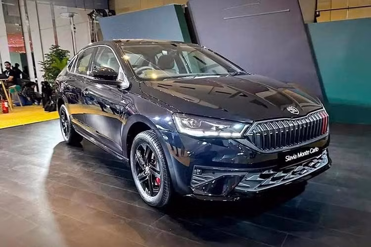 Khi ra mắt thị trường, Skoda Slavia 2027 mới sẽ cạnh tranh với các đối thủ như; Hyundai Accent, Volkswagen Virtus và Honda City trong phân khúc sedan hạng B. Sau Ấn Độ, mẫu xe này sẽ tiếp tục ra mắt những thị trường khác như Việt Nam.