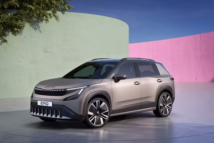 Tại triển lãm IAA Mobility Show ở Munich, Skoda hứa hẹn sẽ gây chú ý với mẫu Epiq – phiên bản tiền sản xuất của SUV điện cỡ nhỏ, dự kiến chính thức ra mắt vào giữa năm 2026. Đây được xem là lựa chọn mở đầu cho tính thực dụng và phong cách trong dải sản phẩm xe điện của hãng.
