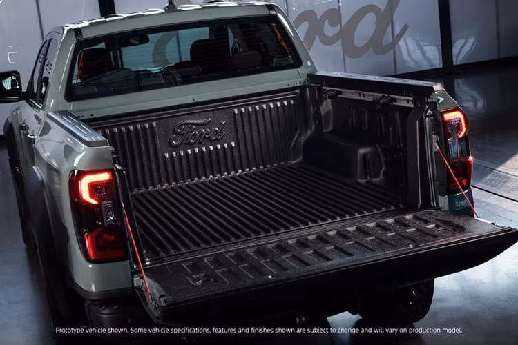 Ford khẳng định Ranger SUPER DUTY không chỉ là một phương tiện vận chuyển thông thường mà còn là một nền tảng linh hoạt, sẵn sàng cho các nhu cầu tùy biến theo nhiệm vụ đặc biệt – từ xe công trình, xe dịch vụ cứu hộ đến các giải pháp thương mại nặng.