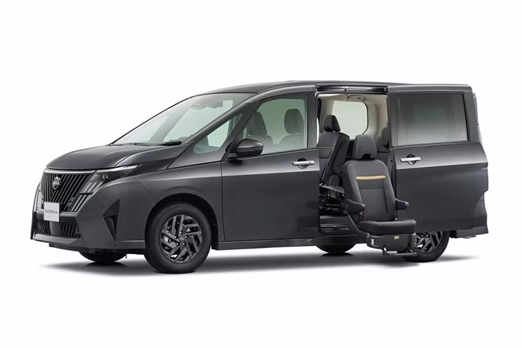 Lắng nghe phản hồi từ người dùng, Serena mới đã được bổ sung chức năng ghi nhớ chế độ vận hành một bàn đạp e-Pedal. Chức năng này, cho phép người lái giữ nguyên chế độ e-Pedal ưa thích cho lần khởi động xe tiếp theo.