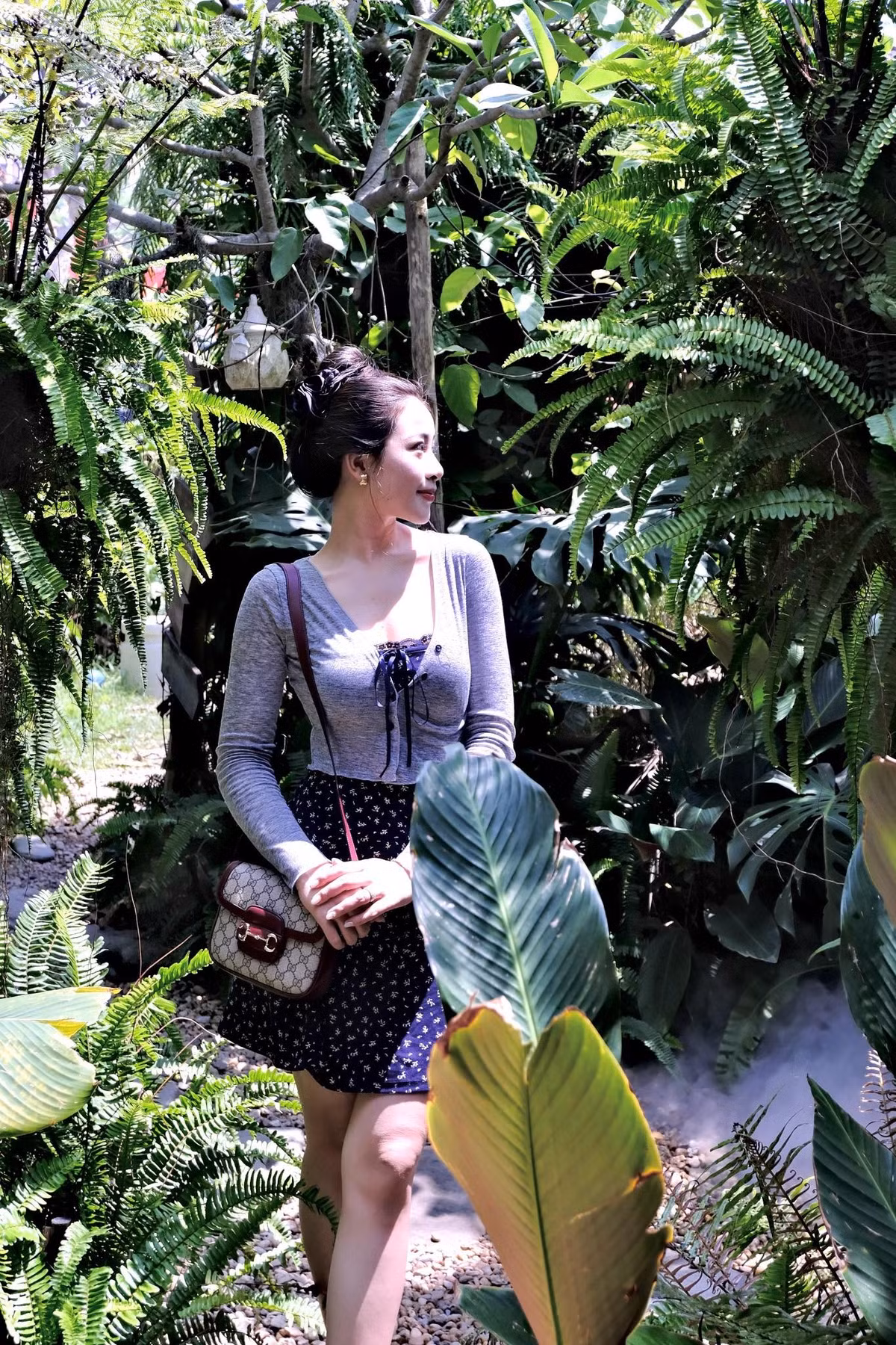 Những hình ảnh mới nhất của Nhật Linh không chỉ "đốt mắt" người hâm mộ mà còn trở thành nguồn cảm hứng cho nhiều bà mẹ bỉm sữa. Cô là minh chứng cho việc phụ nữ hoàn toàn có thể cân bằng giữa việc chăm sóc gia đình, phát triển sự nghiệp và yêu thương, làm đẹp cho chính bản thân mình.