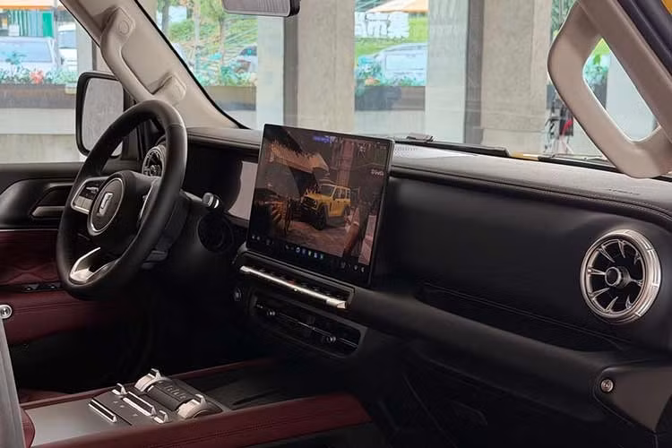Trong khi các phiên bản máy dầu và hybrid chưa được xác nhận sẽ tiếp tục xuất hiện, biến thể hybrid sạc điện Hi4-T sẽ trở lại với động cơ tăng áp, dung tích 2.0L, cho công suất tối đa 245 mã lực, kết hợp mô-tơ điện mạnh 163 mã lực và 400 Nm. Hệ truyền động này tạo ra tổng công suất 408 mã lực và mô-men xoắn cực đại 750 Nm.