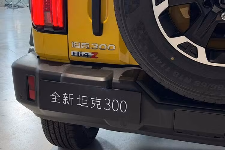 Mẫu SUV địa hình Jeep Wrangler vốn được thiết kế để có thể lắp động cơ V8 Hemi. Đáng chú ý, Tank 300 Hooke từng được trưng bày cùng nguyên mẫu động cơ V8, tăng áp kép, dung tích 4.0L sử dụng cấu hình tương tự Mercedes-AMG. Điều này mở ra khả năng GWM sẽ phát triển một phiên bản hiệu suất cao trong tương lai, tương tự Ford Bronco Raptor hoặc Wrangler Rubicon 392.