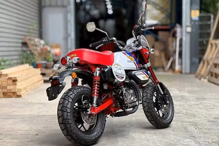 FTR250 được ra mắt vào năm 1986, chỉ được sản xuất trong 2 năm trước khi Honda tung ra chiếc FTR223 vào năm 1999 với thiết kế gần như y hệt, nhưng dựa trên nền tảng động cơ và máy khác. Lần cuối cùng Honda sản xuất FTR223 là vào năm 2013 tại Nhật Bản, và dòng xe này vẫn không có thế hệ kế tiếp từ đó tới nay.