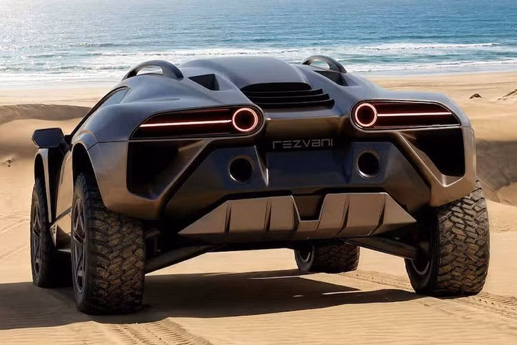 Rezvani gọi Dune là đại diện cho một phân khúc siêu xe hoàn toàn mới. Tuy nhiên, trên thực tế thị trường đã có nhiều mẫu xe theo đuổi triết lý tương tự như Lamborghini Huracan Sterrato, Porsche 911 Dakar hay các sản phẩm từ những hãng độ chuyên biệt.