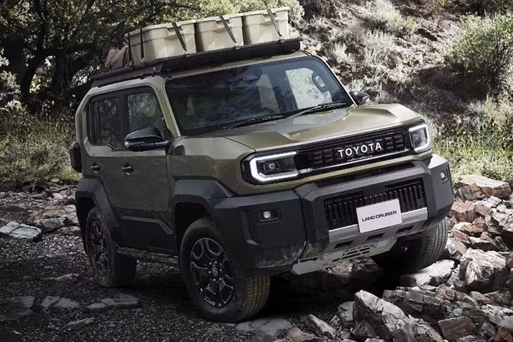 Toyota Land Cruiser FJ 2026 vừa chính thức ra mắt tại Nhật Bản với mức giá khởi điểm khá dễ tiếp cận trong phân khúc SUV off-road. Tuy nhiên, danh mục phụ kiện chính hãng dành cho mẫu xe này lại đang thu hút sự chú ý khi có thể khiến giá bán tăng mạnh.
