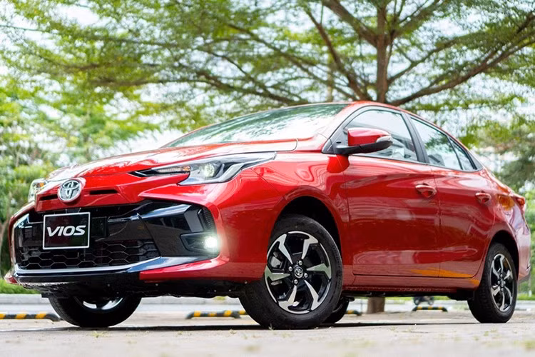 Toyota Vios: 5.265 xe ﻿Tính lũy kế từ đầu năm đến nay, Toyota bán được 5.265 xe được bán ra. Tính trunh bình mỗi tháng Vios bán được 877 xe ra thị trường. Tại Việt Nam, Toyota Vios được bán ra với 3 phiên bản đi kèm mức giá 458-545 triệu đồng.