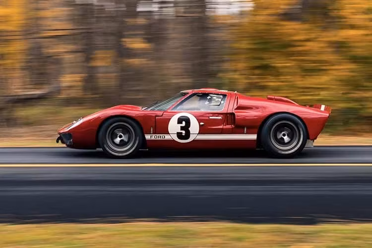 Có 2 chiếc Ford GT40 nữa đã được rao bán tại Kissimmee vào cuối tuần qua, nhưng cả hai đều không bán được. Một trong số đó là chiếc Ford GT40 MkI năm 1965, số khung P/1018, một trong 48 chiếc xe đua được sản xuất và là một trong hai chiếc duy nhất được biết đến là do chính Carroll Shelby cầm lái. Chiếc xe được dự đoán sẽ thu về khoảng 6 triệu đô la, nhưng giá đấu thầu đã dừng lại ở mức 5,3 triệu USD.