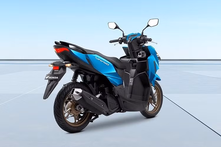 Thay vì sử dụng động cơ mới eSP+ 4 van như Honda Air Blade 125, Honda Vario 125 vẫn sử dụng động cơ thế hệ cũ eSP 2 van. Cỗ máy này sản sinh công suất tối đa 11 mã lực tại 8.500rpm và mô-men xoắn cực đại 10,8Nm tại 5.000rpm.