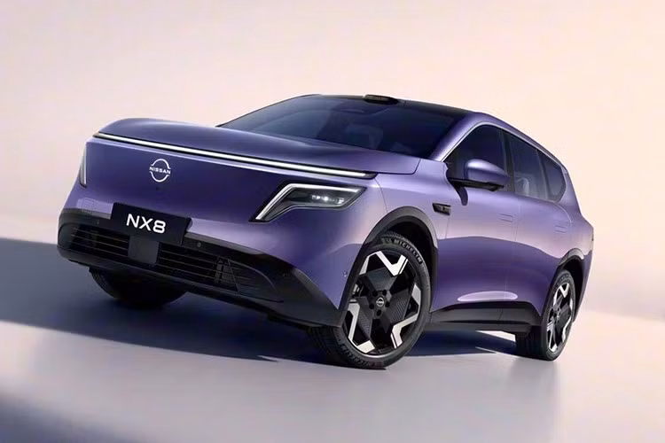 Hãng xe Nissan đang chuẩn bị mở rộng dòng sản phẩm điện hóa của mình tại thị trường Trung Quốc với mẫu xe NX8 mới. Theo hồ sơ mới nhất được Bộ Công nghiệp và Công nghệ Thông tin Trung Quốc (MIIT) công bố, mẫu SUV mới này sẽ mang thương hiệu Dongfeng Nissan.